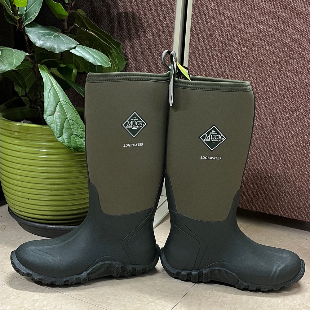 Muck Women's Edgewater II Waterproof Boots - Black and Olive
